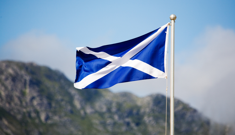 Image of Scottish flag flying in the wind.
